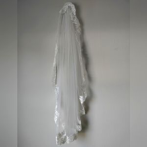 Mid Back White Lace Trim Wedding Bridal Veil